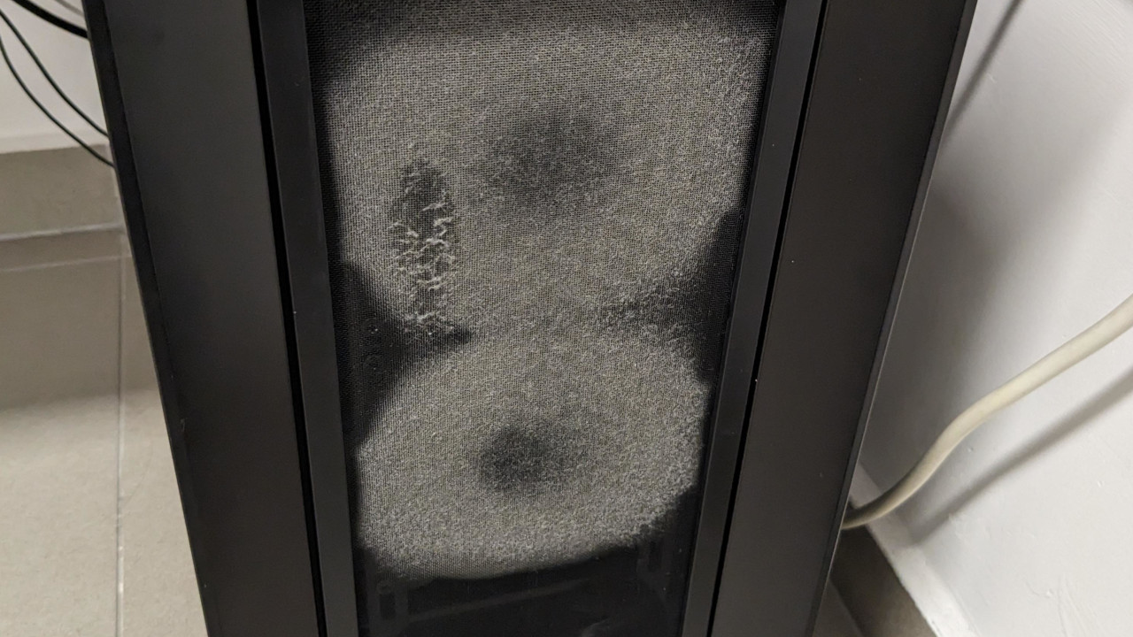 Player is surprised because his gaming PC looks terrible after a few days – He could have easily prevented the problem