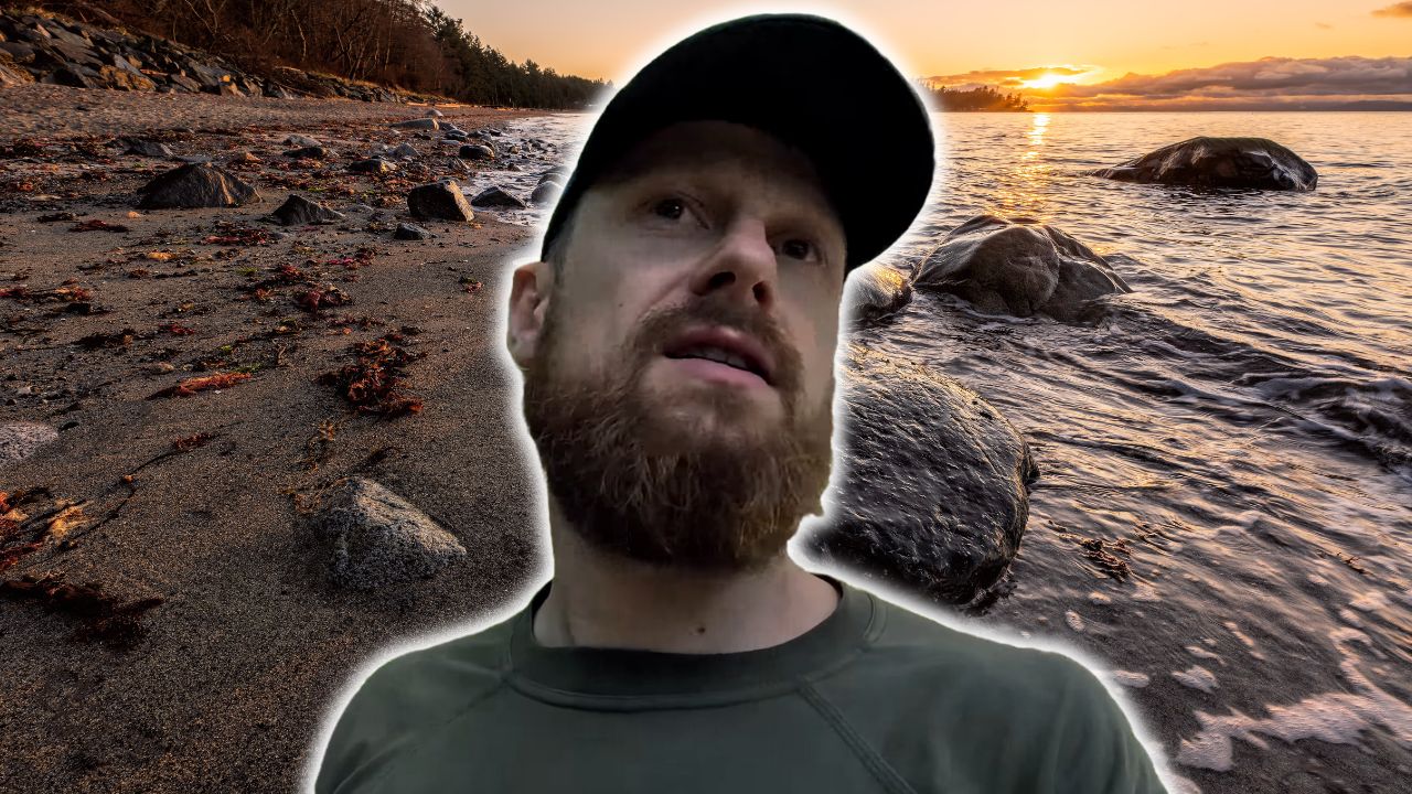 Das Feedback zur neuen Folge von 7 vs. Wild war so negativ, dass sie Bild und Titel austauschen mussten - Titelbild zeigt Fritz Meinecke mit Kanadakiesstrand als Hintergrund