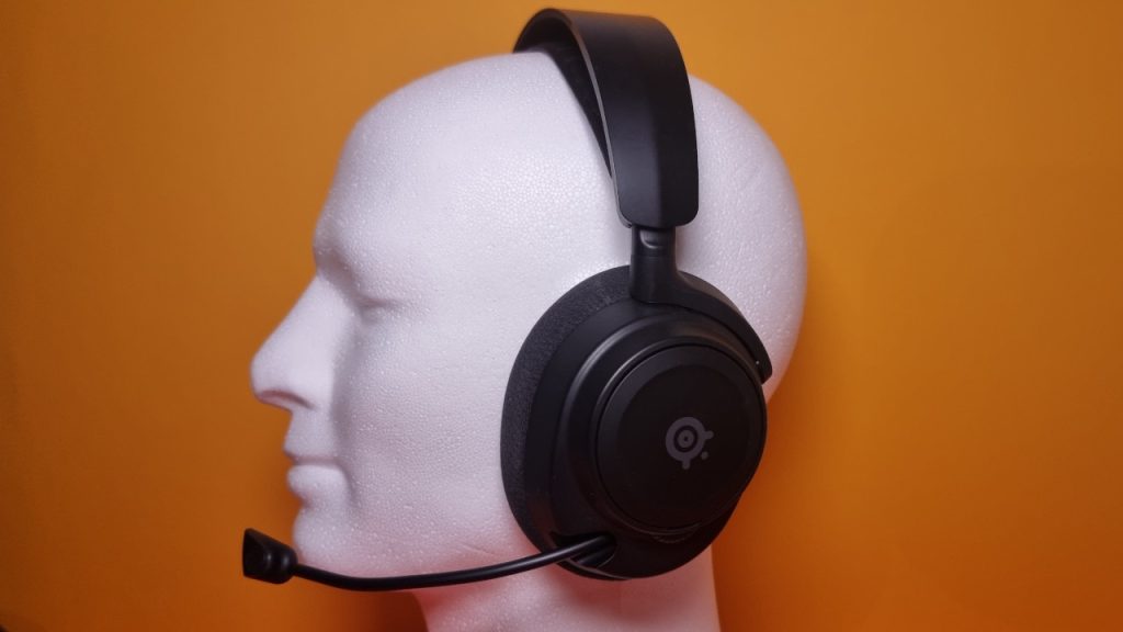 SteelSeries Arctis Nova 7 Wireless Headset mit Kopf
