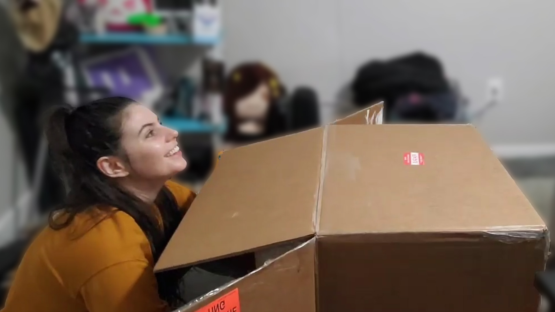 Twitch streamer breaks down in tears because she receives a new PC as a gift