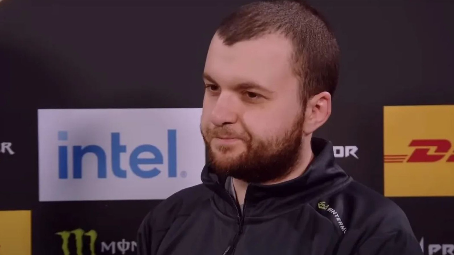 He earned a fortune with DOTA 2, now his team kicked him out in the middle of the tournament