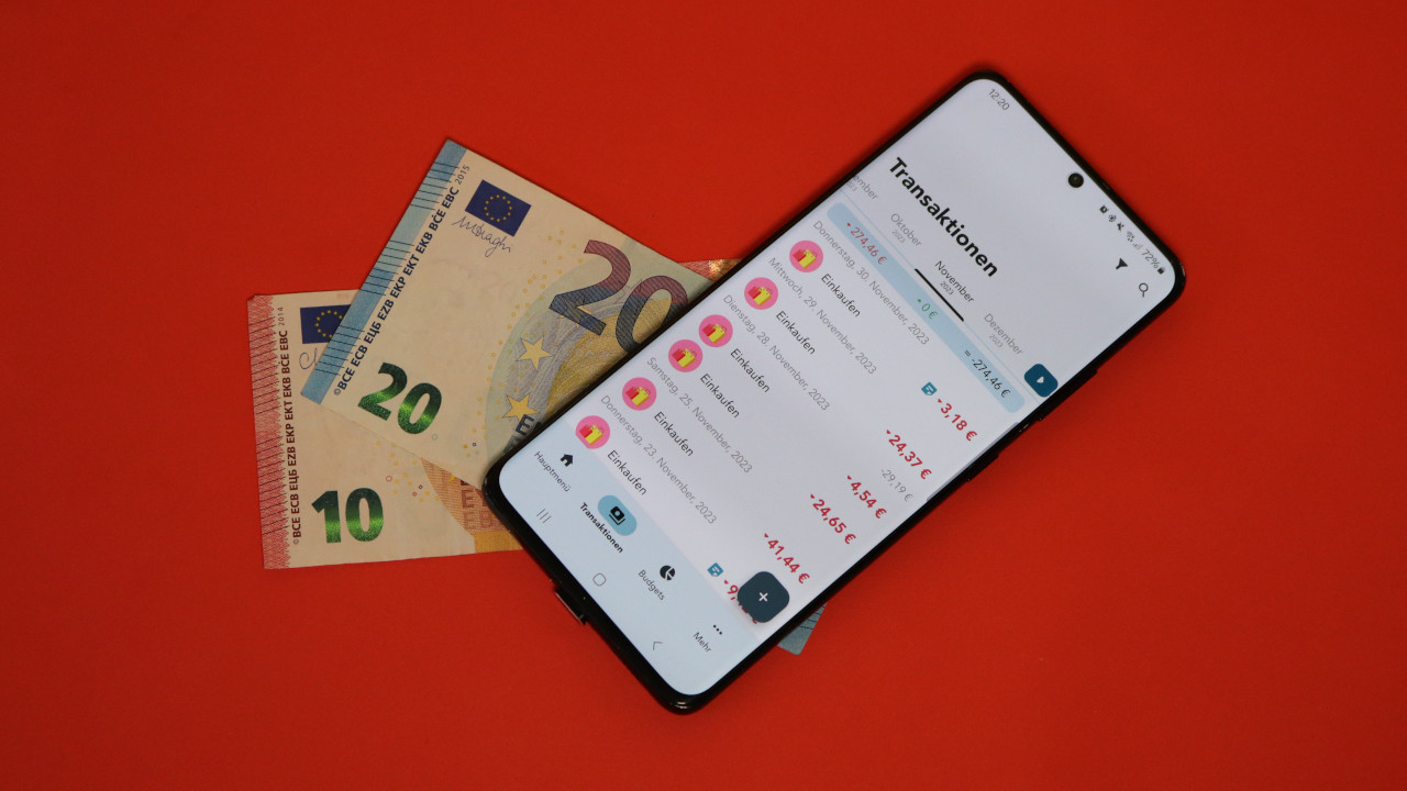 I use a free app on Android and save about 30 euros every month