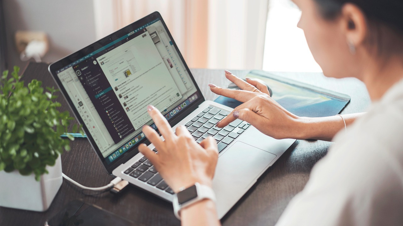 A woman works for hundreds of companies at the same time and earns almost 6.4 million euros – Now she is in court