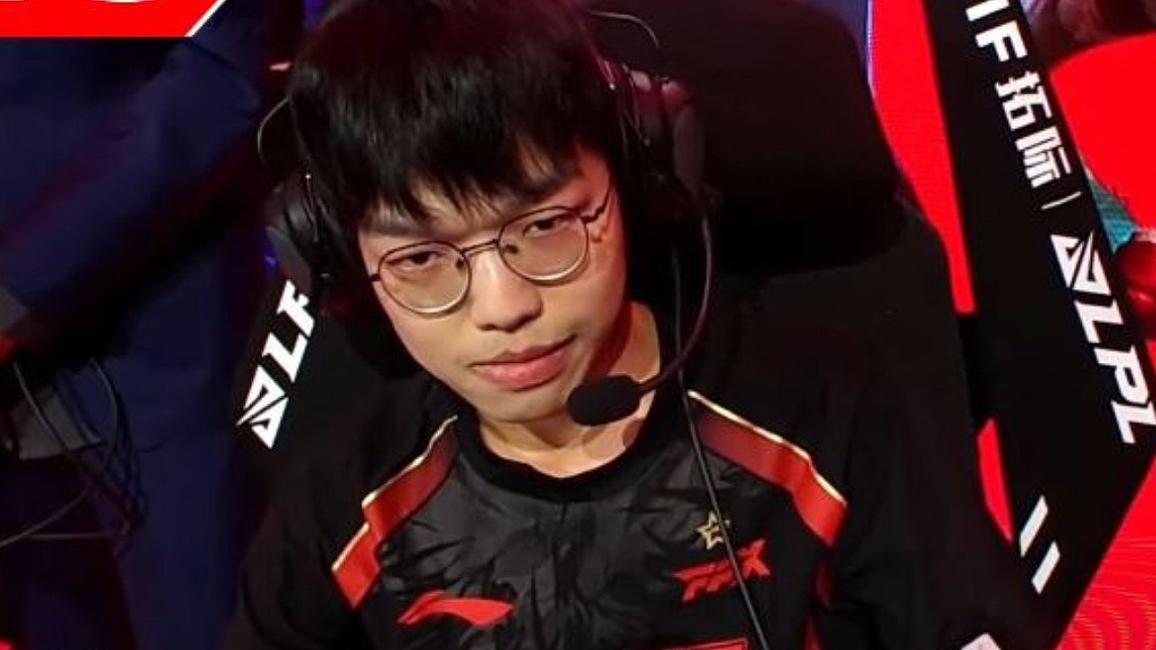 World-class player in LoL wants to quit after a dispute escalated with the manager