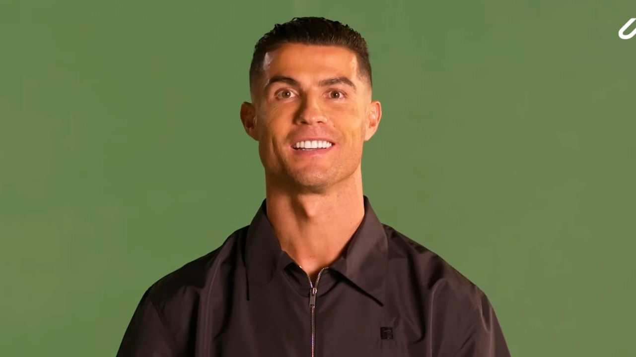 „SIUUUbscribe“ – Cristiano Ronaldo ist jetzt auf YouTube und pulverisiert gleich einen Weltrekord in 24 Stunden