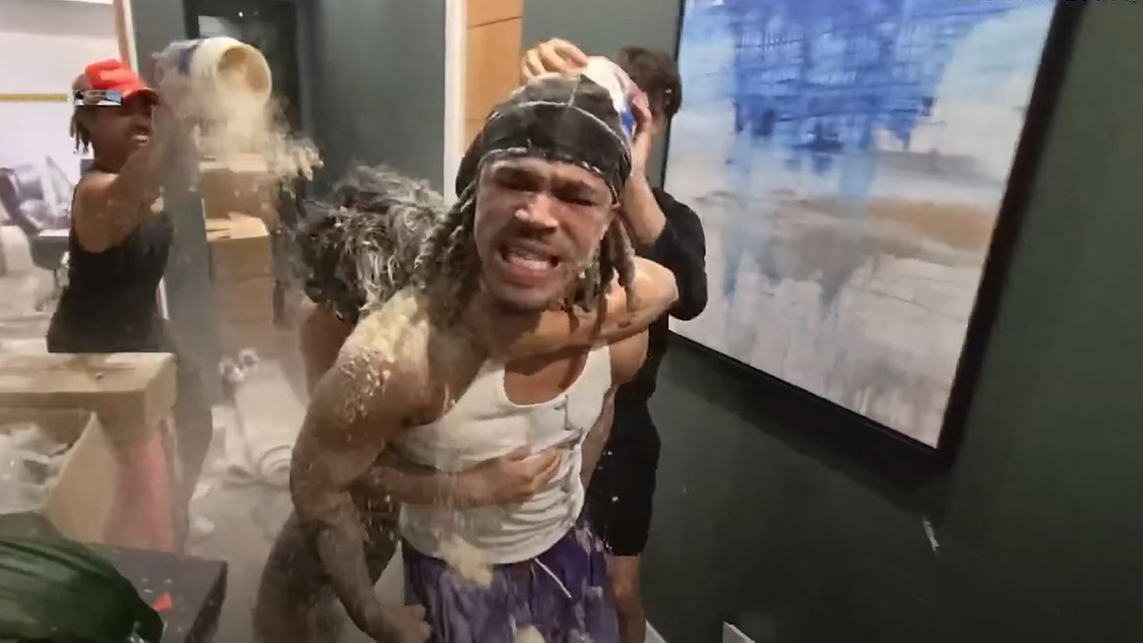 Fortnite: Gaming clan puts young stars in a house – But they devastate the cabin and cost FaZe a fortune