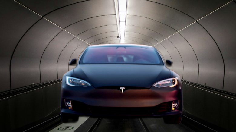 Tesla in einem Tunnel