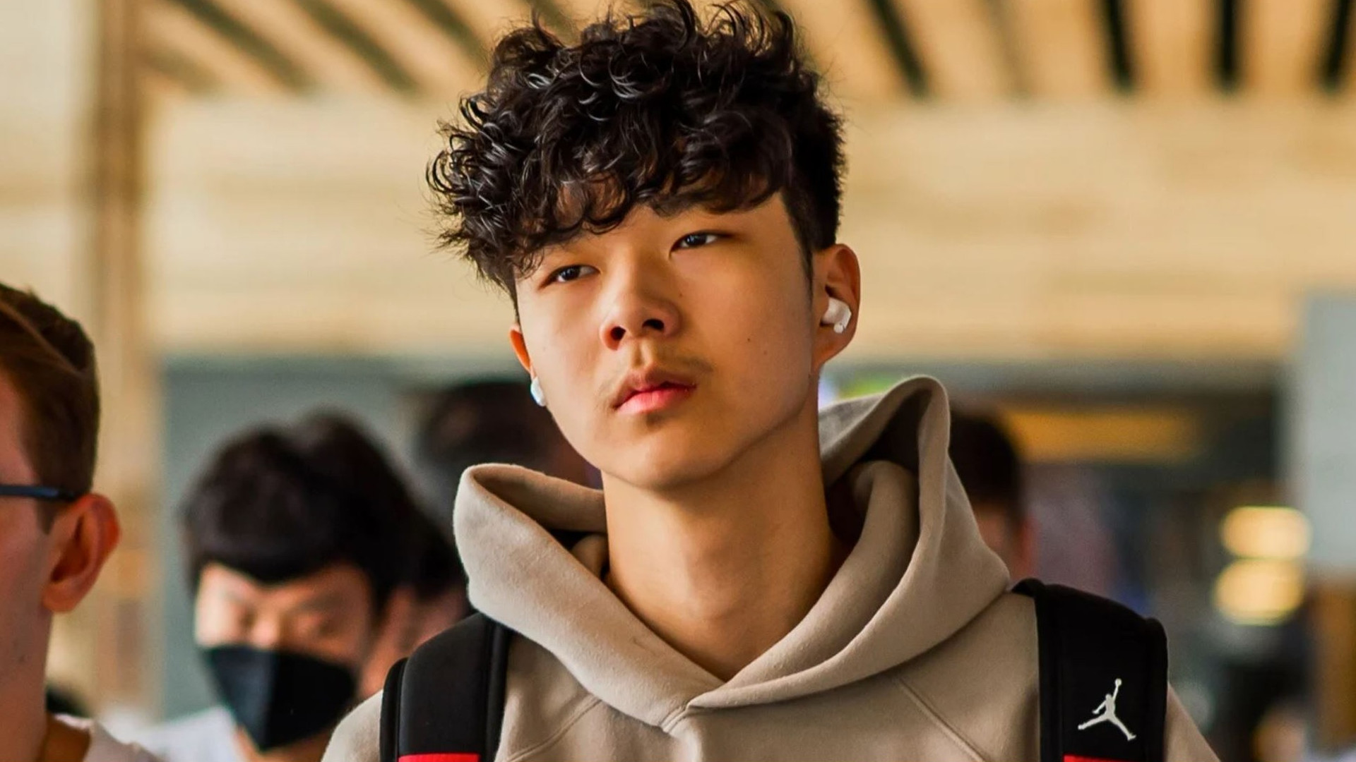 LoL: 19-year-old prodigy reportedly loses everything because he arrived late to training 43 times