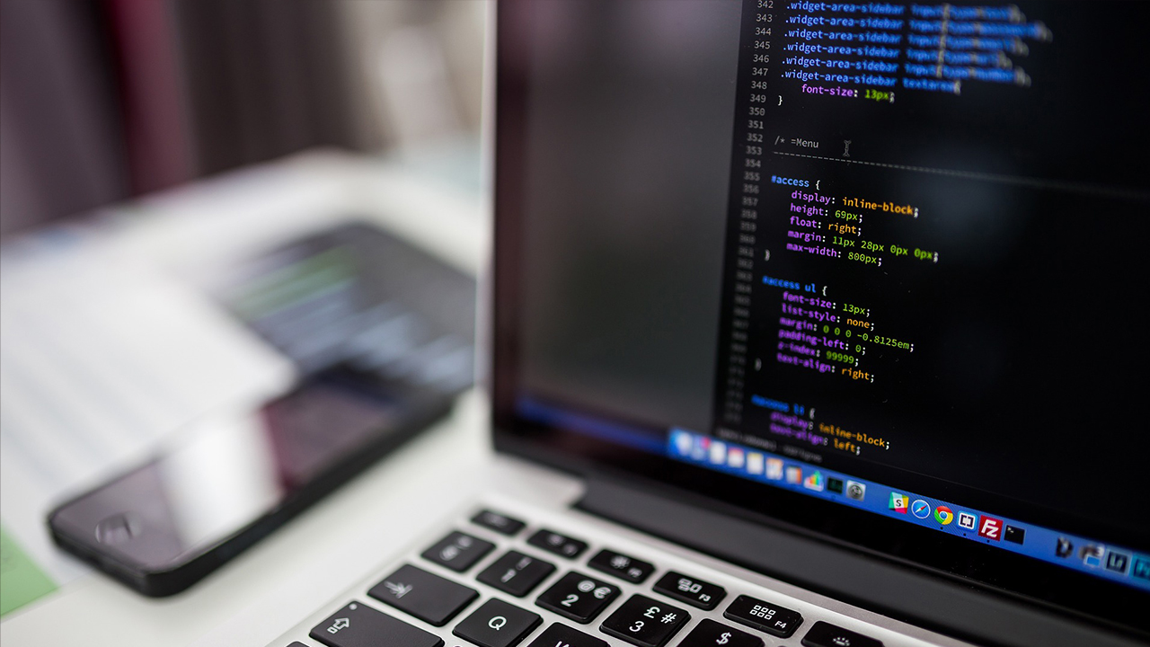 „Ich habe 40 Jahre lang 70-Stunden-Wochen gearbeitet“: Der Chef einer Tech-Firma verteidigt einen 10-Stunden-Arbeitstag