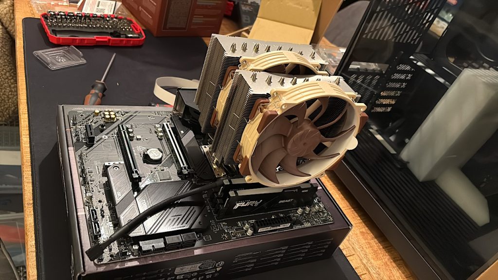 PC-Eigenbau-CPU-Lüfter-Mainboard