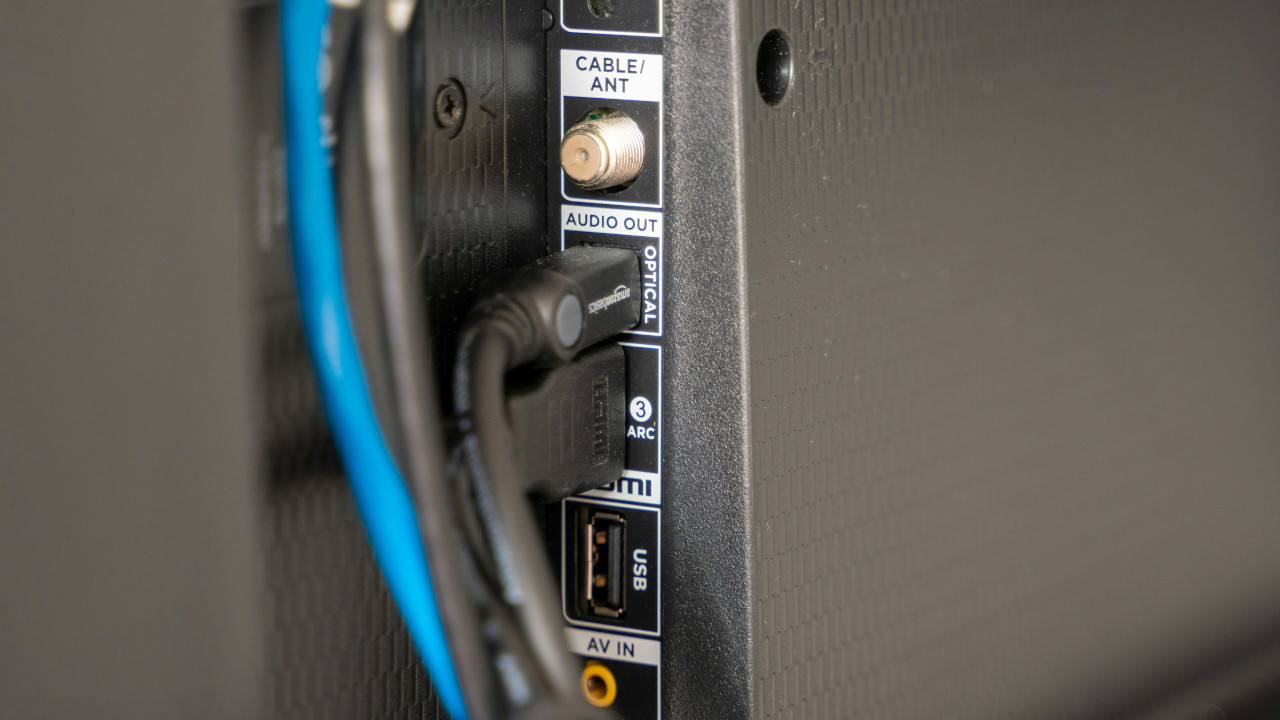 Ein Anbieter verkauft ahnungslosem Ehepaar ein HDMI-Kabel für 80 Euro: Der Sohn ist fassungslos und fordert Wiedergutmachung