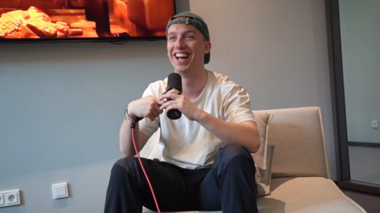 LetsHugo is so disoriented that he needed three attempts on Twitch to show everyone what he looks like