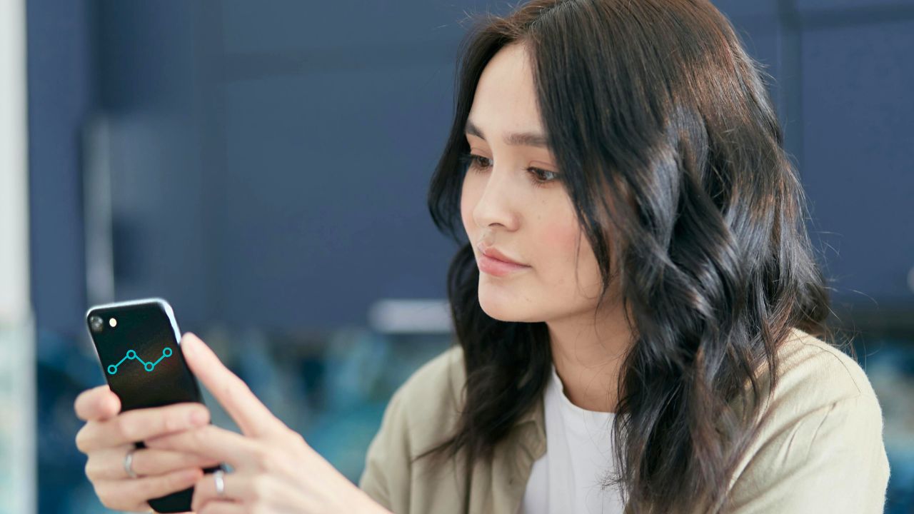 Die Gen Z hat einen neuen Weg gefunden, einfach Geld zu verdienen: Sie laden sich eine Spionage-App aufs Handy und verkaufen ihre Daten