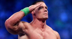 John Cena Salutiert
