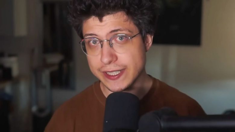 Spieler organisiert große LAN-Party für Path of Exile, zockt mit 50 Gamern in die neue Season, selbst die Entwickler feiern es - Titelbild zeigt Piotr Maciejczak