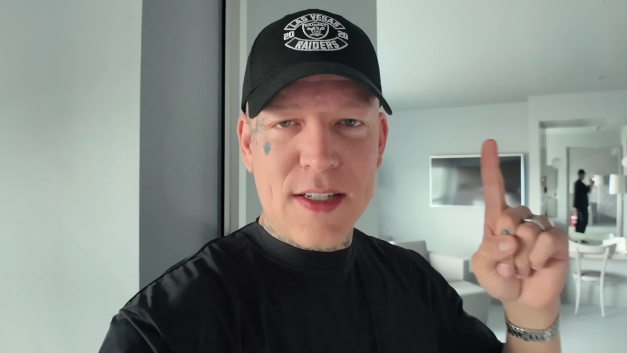 Der Badboy des deutschen Twitch spricht über Gewalt gegen Polizisten, muss schnell zurückrudern