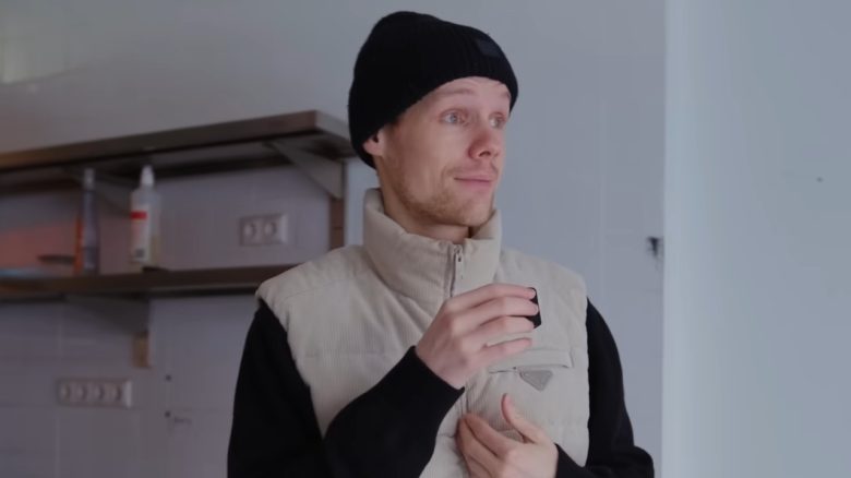 German Twitch streamer thought his shop sign was stolen, but the loss was his own fault