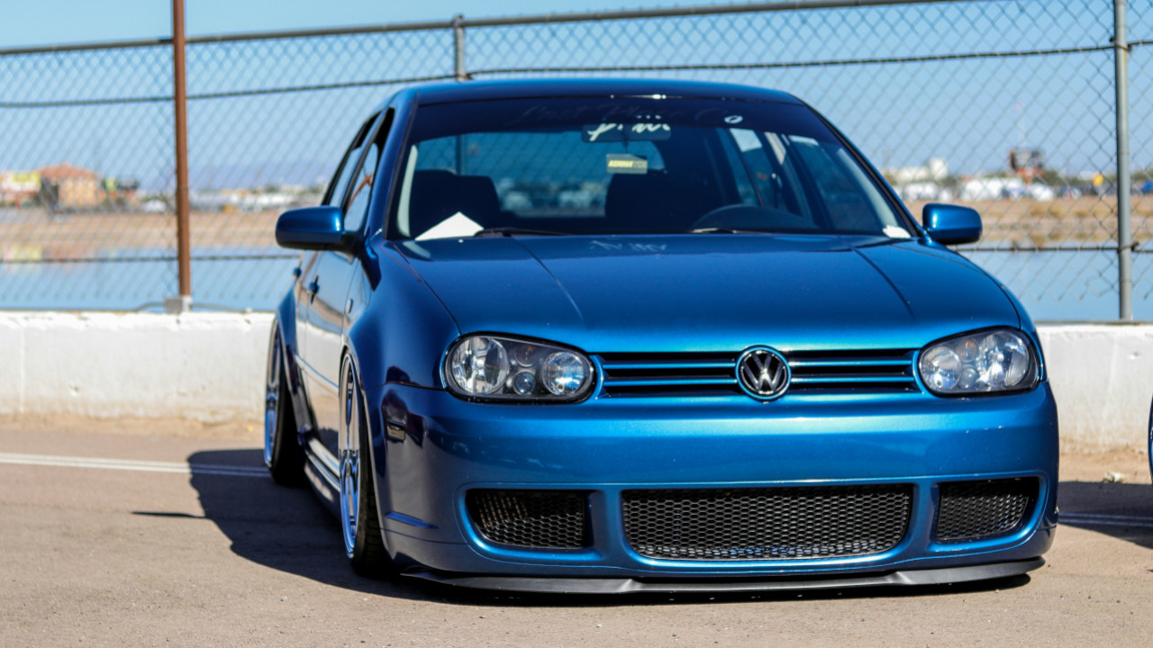 Er gibt seinen Mietwagen zurück und bekommt eine dicke Rechnung über 400 Euro, weil die KI ihn verpetzt