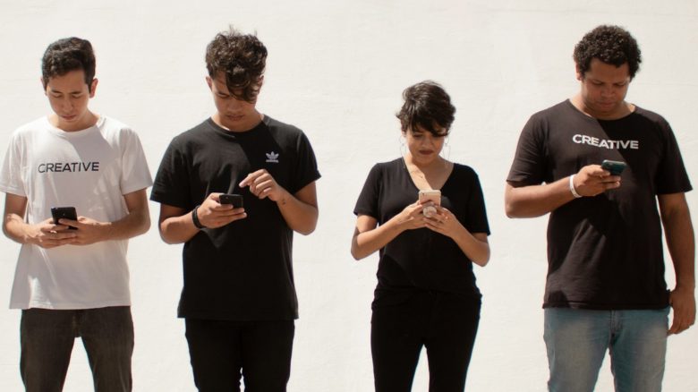 Die Gen Alpha tut freiwillig das, was euch eure Eltern aufgezwungen haben