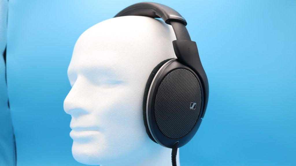 Sennheiser HD 550 side view from the front with head