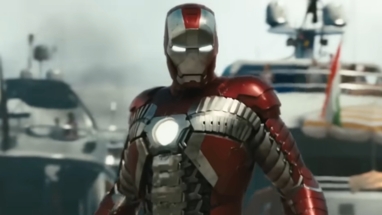 An einer bestimmten Stelle von Iron Man 2 seht ihr, dass Tony Starks Vater bereits an einem wichtigen Infinity-Stein forschte