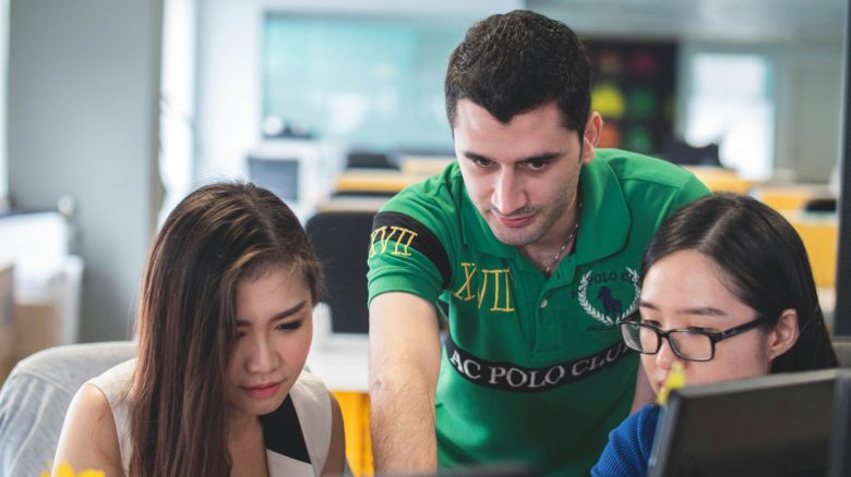 Merz demands more work from the Germans, but some are already working up to 80 hours a week