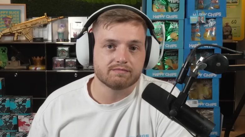 Trymacs allegedly choked Twitch colleague LetsHugo, kicked out of club, wants to sneak back to the party: “Is this uncomfortable”