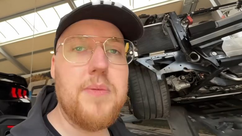 German Twitch streamer buys his mother her absolute dream car, but after 2 months it is already gone