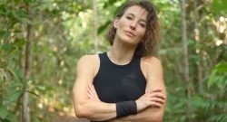 7 vs. Wild sagt, der Amazonas ist so gefährlich, dass sie eine Regel ausgerechnet vom Dschungelcamp übernehmen - Titelbild zeigt Jeannine Michaelsen bei 7 vs. Wild