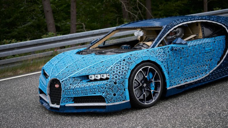 Lego hat einen Bugatti aus mehr als 1 Million Steinen nachgebaut und man kann ihn sogar fahren