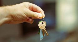 Titelbild Miete Schlüssel. Bild von Unsplash, Fotograf: Jakub Żerdzicki