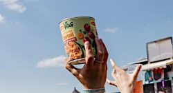 Titelbild Ravioli in der Hand