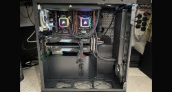 Titelbild Reddit PC mit zwei CPUs und Grafikkarten