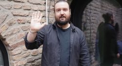 Der deutsche YouTuber Sturmwaffel erreicht 2 Millionen Abonnenten.