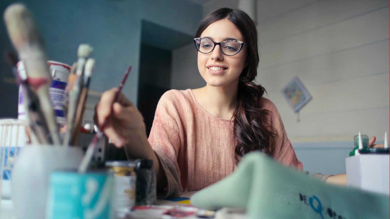 Ireland proves that security creates creativity, with a monthly income of 1,300 euros, artists defy AI