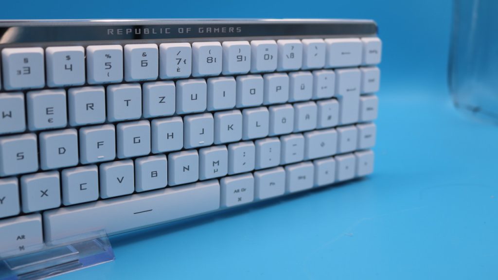 Asus Rog Falchion Low Profile Seitenansicht