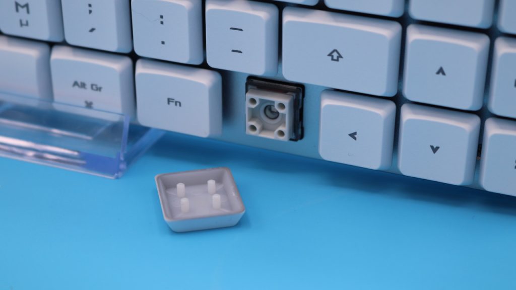 Asus Rog Falchion Low Profile Tastenkappen und Switches