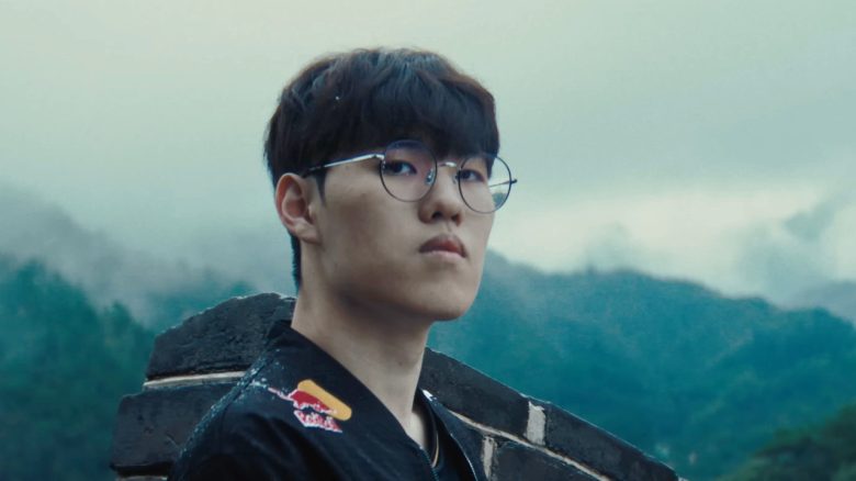 Team von Faker schafft es ohne Probleme zum Finale der Worlds 2025, doch ausgerechnet das Viertelfinale amüsiert die Fans: „T1 sind so verdammt gelangweilt“