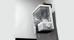 Titelbild Gaming-PC an der Wand Reddit