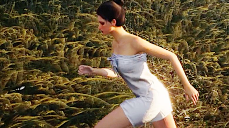 A group of NPCs drives players to despair in Where Winds Meet, forces them to jog, and does not let them go