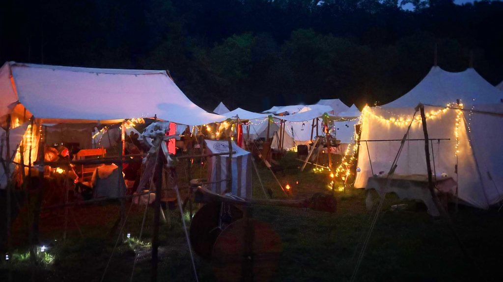 Drachenfest Lagerbild Dämmerung Licht
