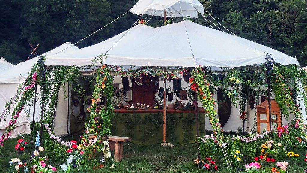 Drachenfest Lagerbild Grüne Avatarin Zelt