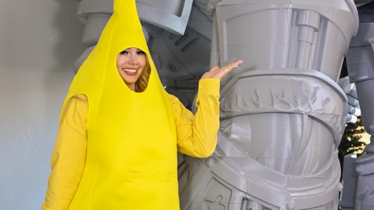 „Ja, das ist seine tatsächliche Größe“ – Fan baut eine Statue vom größten Verräter aus Warhammer 40.000, Community rätselt, wie die überhaupt ins Haus passt