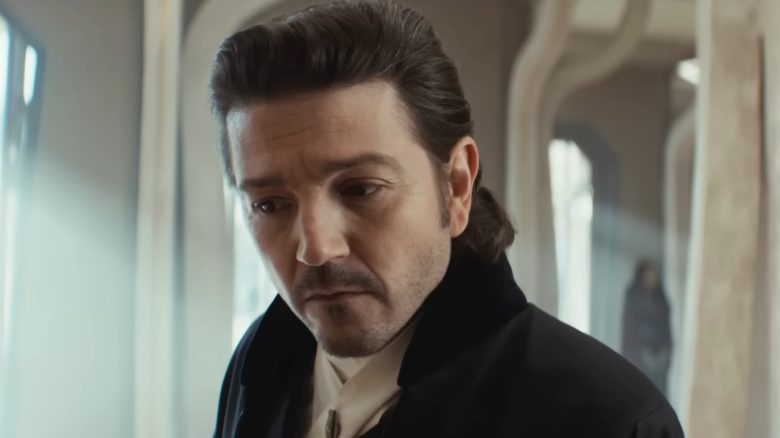 Von einem Charakter aus Star Wars wurden nie die Füße gezeigt, weil er keine passenden Schuhe hatte – Doch das führte 39 Jahre später zu einem Problem