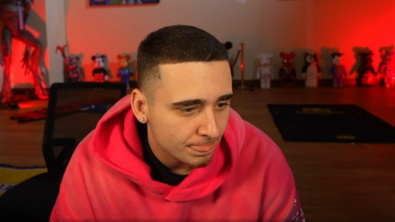 Twitch streamer complains because he suddenly has to pay rent after two years of living for free