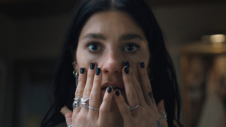 In einer Horror-Serie wird die Hochzeit zum Albtraum, erscheint schon im März auf Netflix