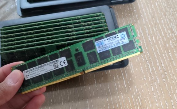 Titelbild Arbeitsspeicher Reddit Kistenweise