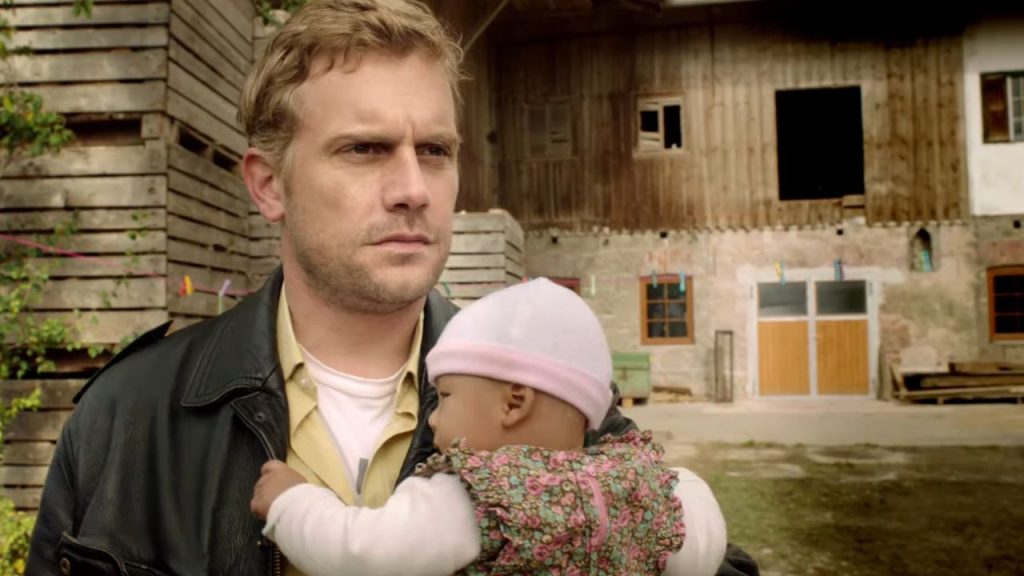 Dampfnudelblues Eberhofer with Baby trailer image