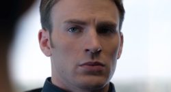 Marvel Entertainment Steve Rogers im Aufzug