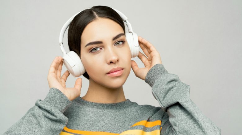 Discord TeamSpeak Titelbild Frau Pexels